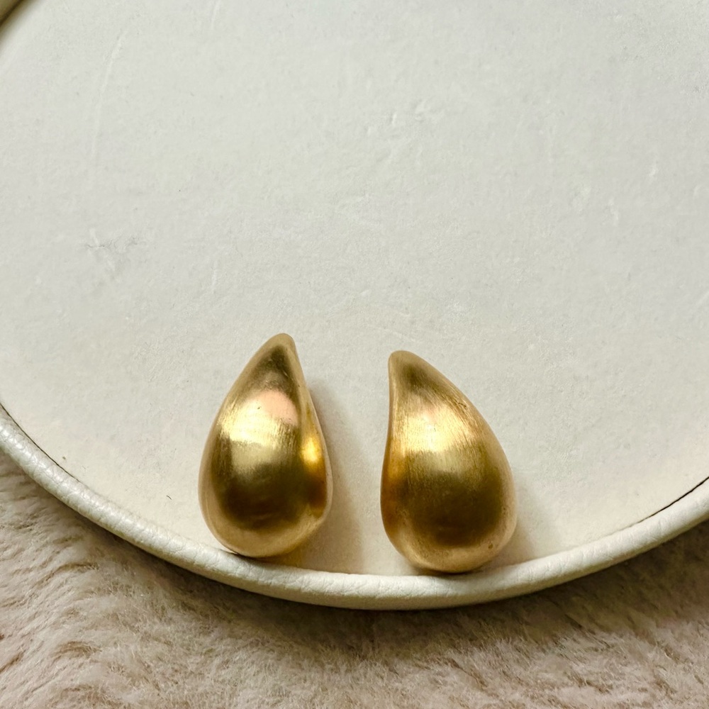 Chic KHOI Gold Teardrop Earrings